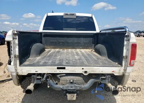 2015 Ram 1500 Laramie из США, поврежденный, VIN 1C6RR7NT0FS596871